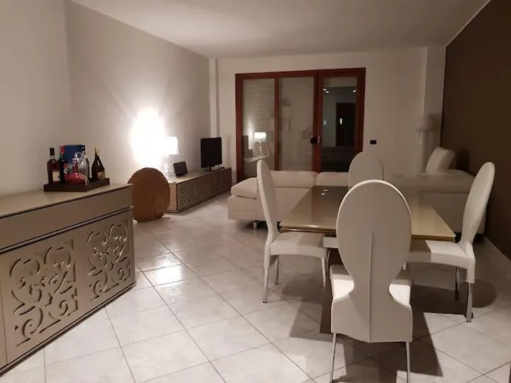 Luxury Residence In 칼리아리 아파트